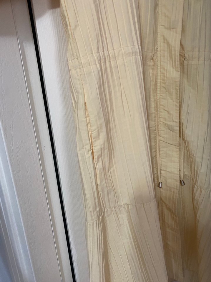 Bej Pilili Uzun büzgü detaylı trençkot - Görsel 3