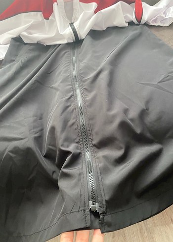 Uzun Fermuarlı Beyaz Siyah Spor Mont - Görsel 8