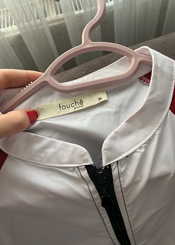 Uzun Fermuarlı Beyaz Siyah Spor Mont - Görsel 6