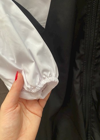 Uzun Fermuarlı Beyaz Siyah Spor Mont - Görsel 5