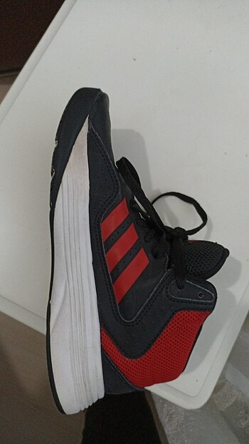 35 Beden Adidas erkek çocuk ayakkabısı