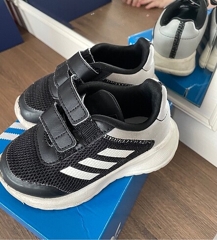23 Beden siyah Renk Adidas