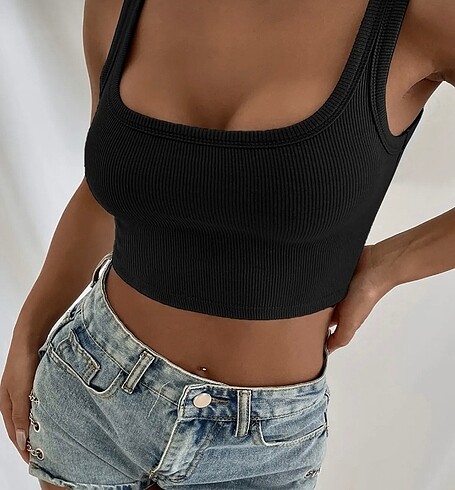 Kadın siyah askılı crop top bluz