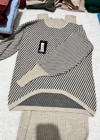 Bej V Yaka Uzun Örgü Elbise - Görsel 2