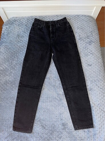 mom jean siyah pantolon