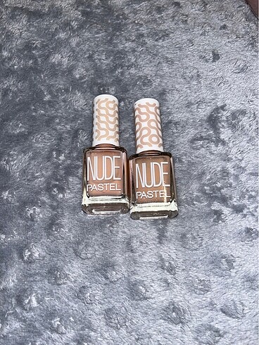 pastel nude oje