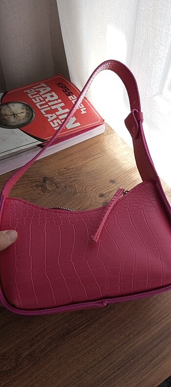 Pembe kol çantası 