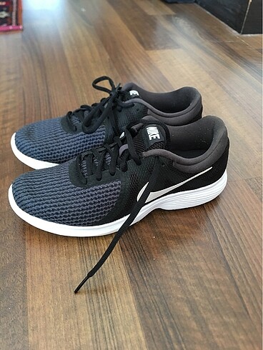 Nike spor ayakkabı