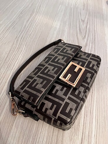 Fendi mini çanta