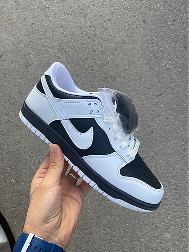 Nike Dunk Low reserve panda