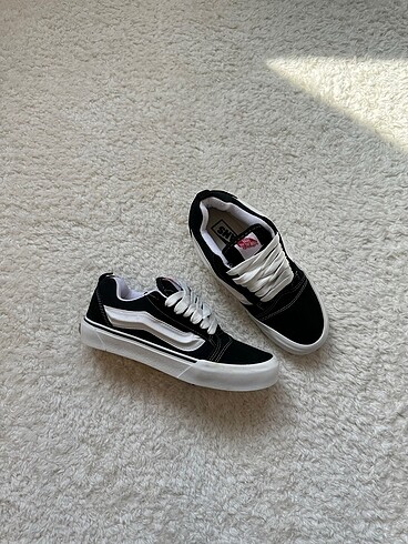 Vans KNU ÖZEL SERİ ÜRÜN