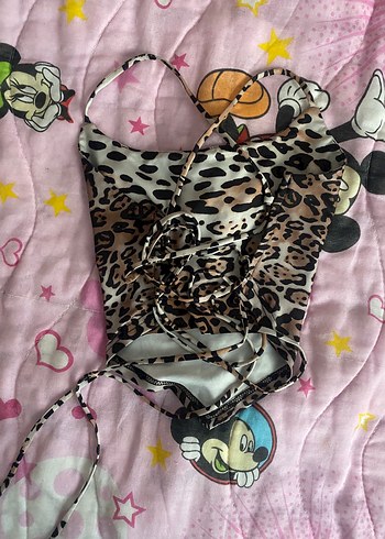 Sheinside leopar desenli arkasi baglama detayli v model crop