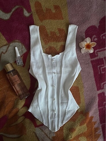 sahte dügmeli coquette body/top