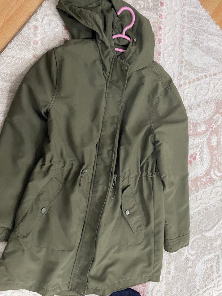 Kemerli Uzun Haki Kadın yağmurluk - Görsel 3