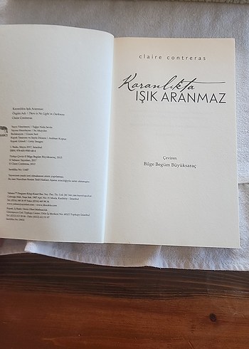 Beden Karanlıkta Işık Aranmaz - Claire Contreras
