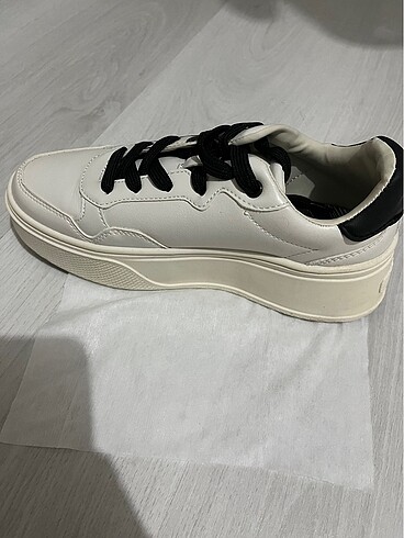 36 Beden Bershka Shoes