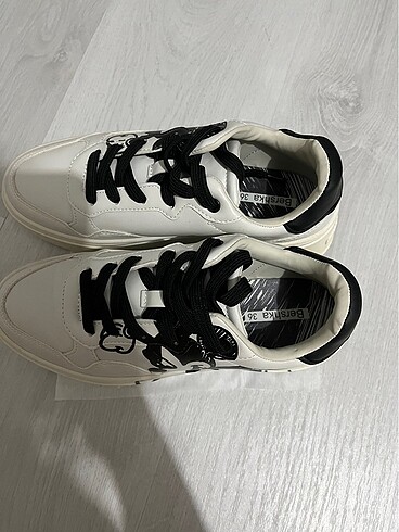 36 Beden beyaz Renk Bershka Shoes