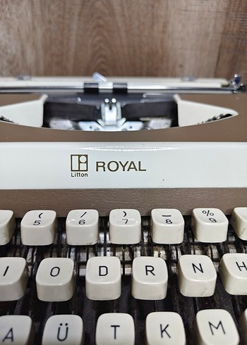 Royal 204 Vintage Daktilo - Görsel 2