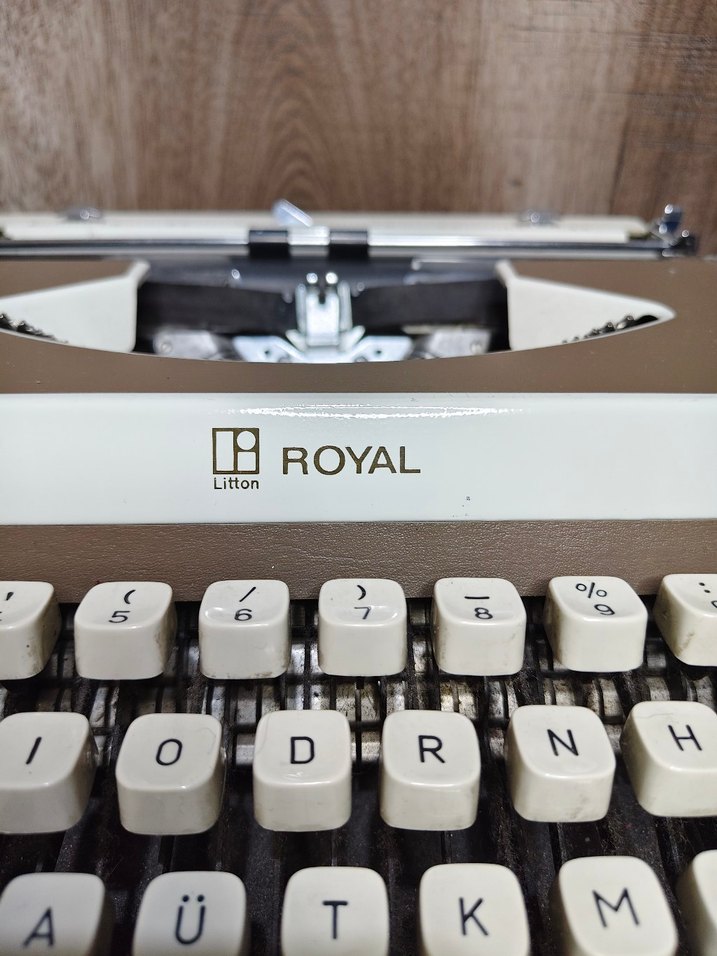 Royal 204 Vintage Daktilo - Görsel 2