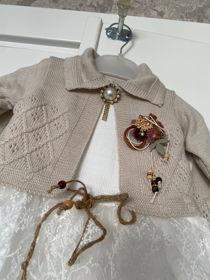 Kız Çocuk Bej Dantel İşlemeli Triko Elbise - Görsel 2