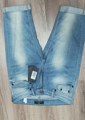 Tokalı Gri Mini Denim Kadın Şort