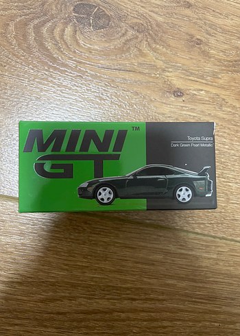 Mini GT Toyota Supra Koyu yeşil