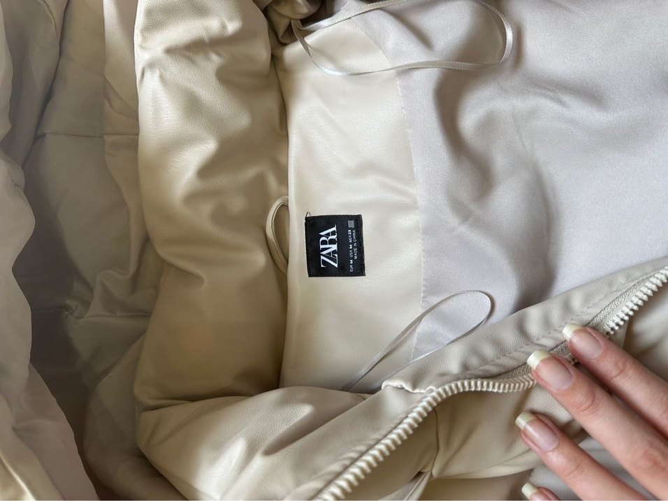 Zara Kapüşonlu Kadın deri Şişme Yelek - Görsel 3