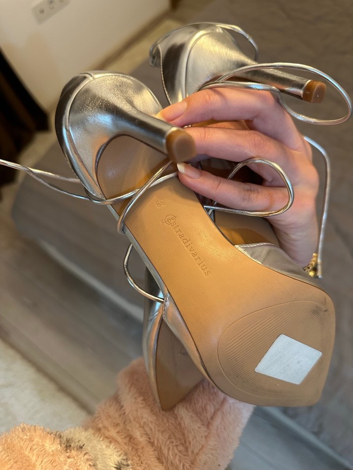 Stradivarius Gümüş Metal Stiletto Topuklu Kadın Ayakkabı - Görsel 5