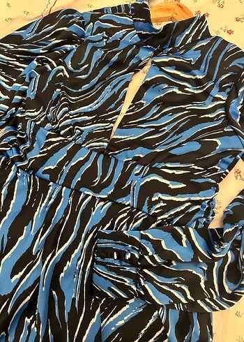 Bershka saten elbise hiç kullanılmadı - Görsel 8