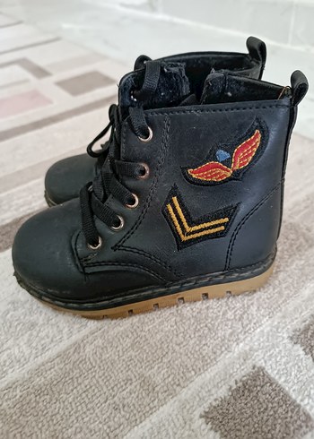 Çocuk Siyah Nakışlı Bot