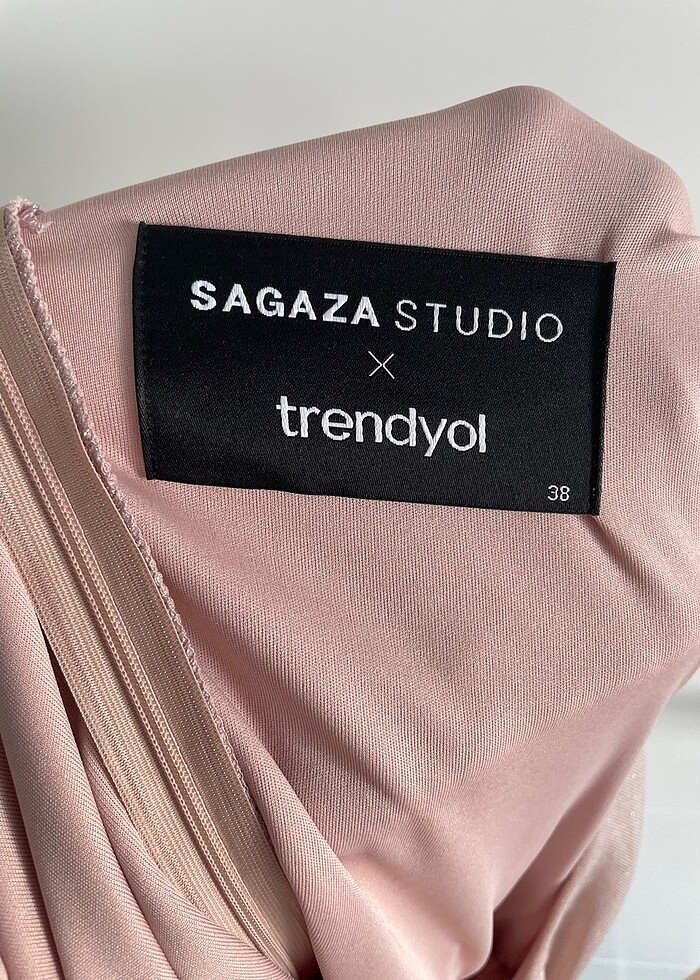 Sagaza Studio/Trendyol gece elbisesi - Görsel 3