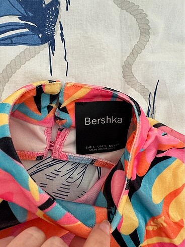 s Beden Bershka sırt dekolteli kadife büstiyer