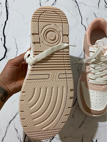 37 Beden BERSHKA ayakkabı
