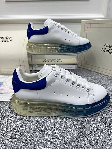 37 Beden çeşitli Renk Alexander McQueen Oversized (Transparent) Blue Gradient Sole