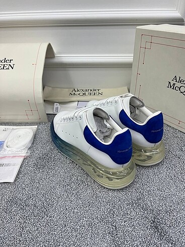 37 Beden Alexander McQueen Oversized (Transparent) Blue Gradient Sole
