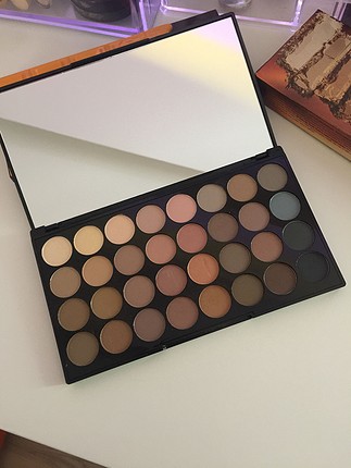 Zara Make up revolution 32 li far paleti