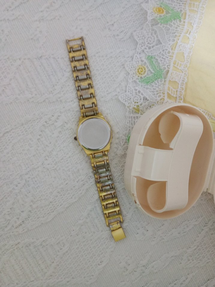 Altın Renkli Klasik Kadın Kol Saati - Görsel 3