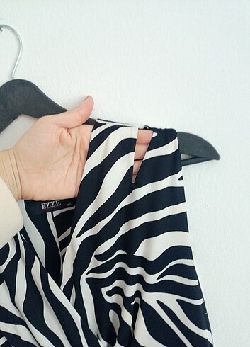 Siyah ve zebra desen şık ve rahat uzun elbise - Görsel 11