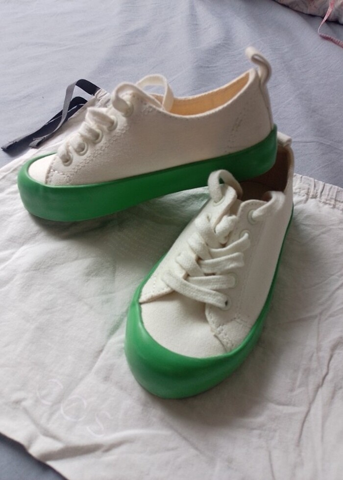 COS marka çocuk ayakkabı (unisex) - Görsel 2