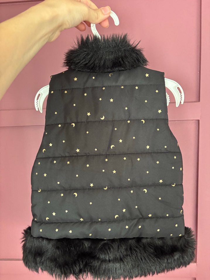 Kız Çocuk Siyah Kürklü Nakışlı Yelek - Görsel 2