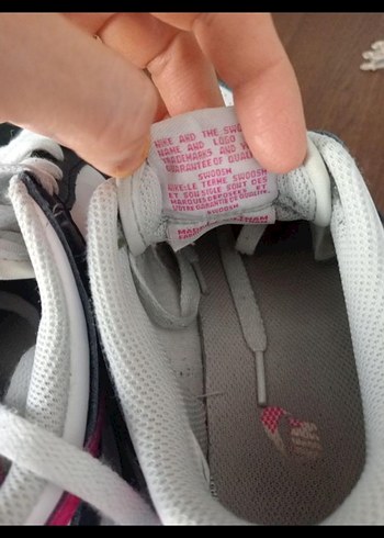 Pembe Detaylı Siyah-Beyaz Spor Ayakkabı Nike orjinal sorunsuz - Görsel 6