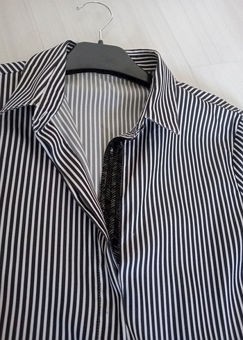 neye Uzun Kollu Gri Çizgili Kadın Gömlek - Görsel 2