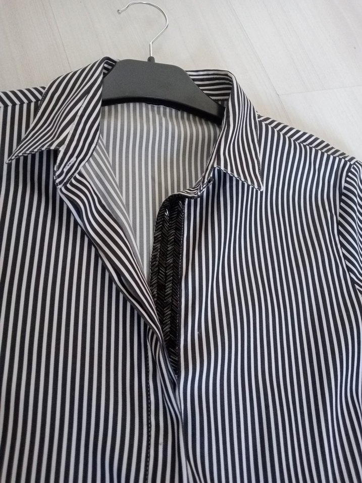 neye Uzun Kollu Gri Çizgili Kadın Gömlek - Görsel 2