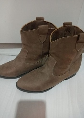 Kahverengi Süet Kadın Dolgu Topuklu Bot - Görsel 2