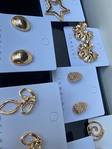 Zara 10 çift küpe takı toplu desenli???????? Toplu fiyatıdır ???? Şık