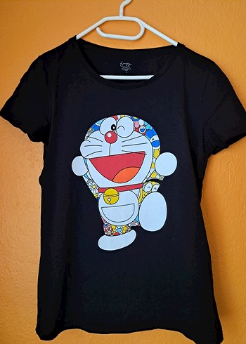 doraemon baskılı tişört
