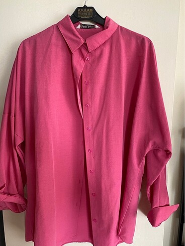 Pembe gömlek