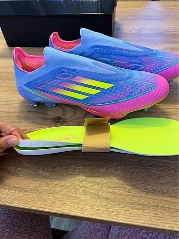 45 Beden pembe Renk Adidas F50+ çim saha krampon