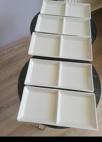 Beden IKI BOLMELİ SERVIS TABAGİ
