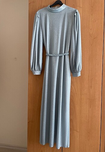 Birgül Bektaş simli elbise - Görsel 6